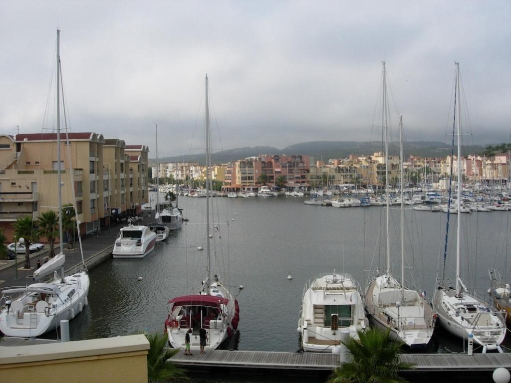 Gruissan Appartement Calme, Vue Sur Port De Plaisance -Clim, Empl.Parking מראה חיצוני תמונה