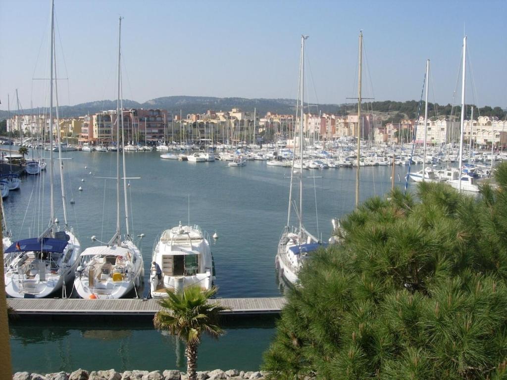 Gruissan Appartement Calme, Vue Sur Port De Plaisance -Clim, Empl.Parking מראה חיצוני תמונה