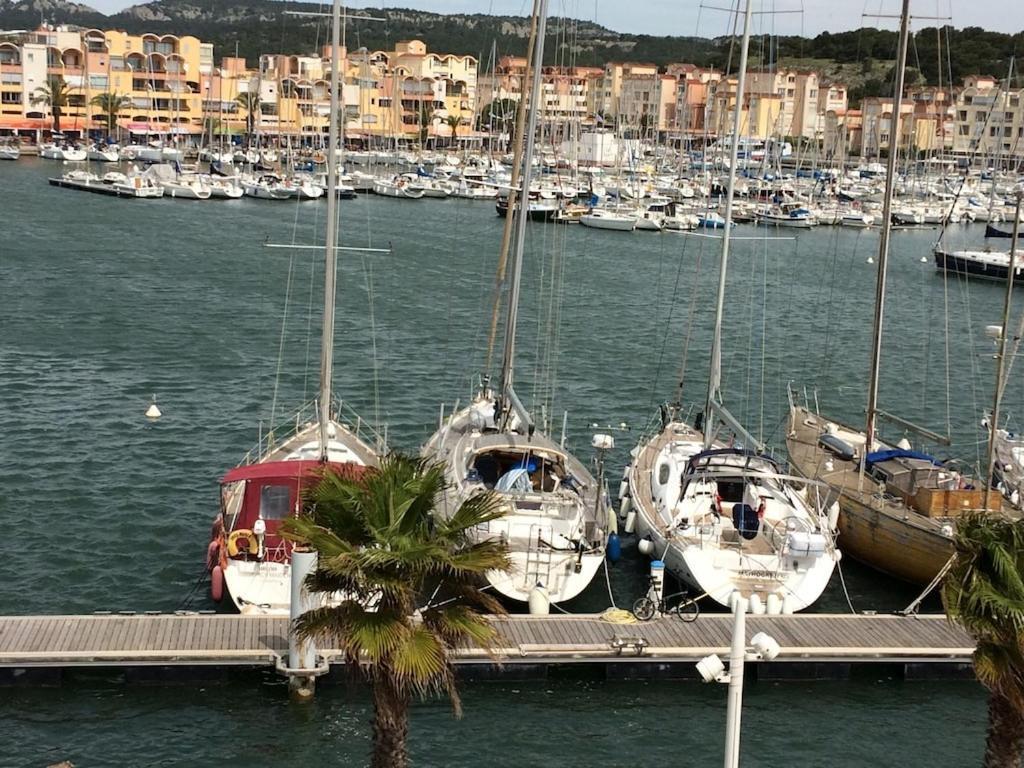 Gruissan Appartement Calme, Vue Sur Port De Plaisance -Clim, Empl.Parking מראה חיצוני תמונה