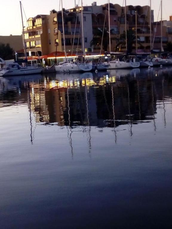 Gruissan Appartement Calme, Vue Sur Port De Plaisance -Clim, Empl.Parking מראה חיצוני תמונה